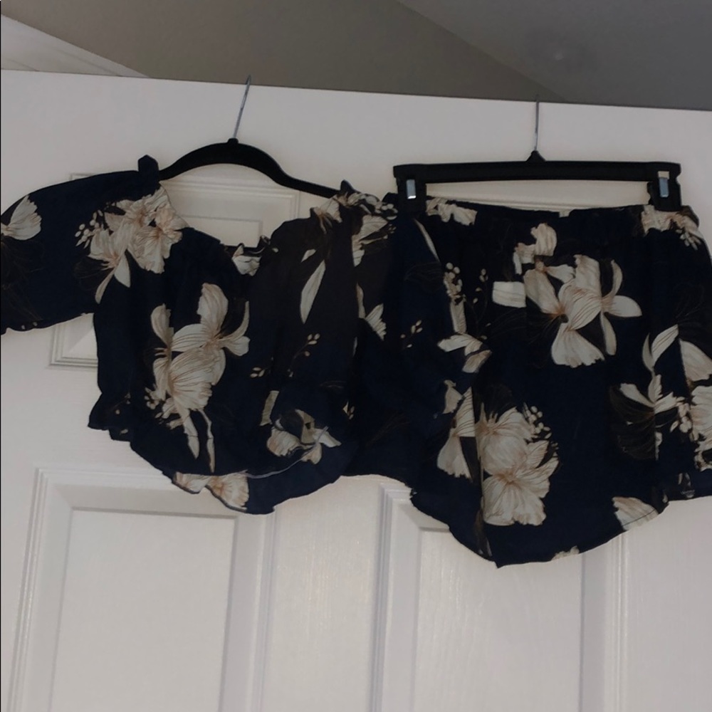 Shirt + shorts 2 piece outfit- floral